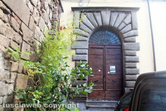 Una discarica in centro