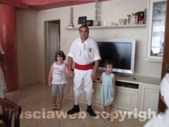 La vestizione dei facchini della famiglia Laezza