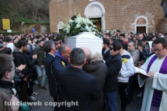 Castel Sant\'Elia - Una folla immensa ai funerali di Luca Graziosi