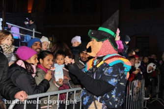 Viterbo - 2015 - Una grande folla per la Befana 115