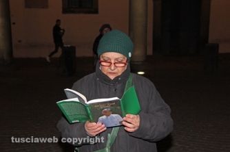 Sentinelle in piedi a piazza del Comune