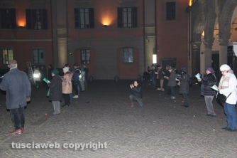 Sentinelle in piedi a piazza del Comune