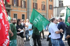 Unopiù, lavoratori in piazza per difendere il posto di lavoro