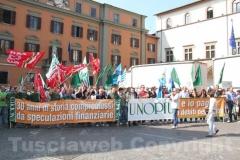 Unopiù, lavoratori in piazza per difendere il posto di lavoro