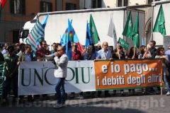 Unopiù, lavoratori in piazza per difendere il posto di lavoro