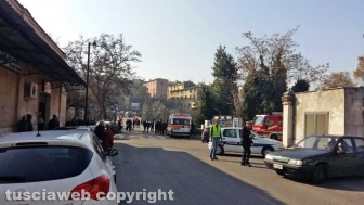 Civita Castellana - Uomo giù da ponte Clementino