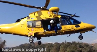 Civita Castellana - Uomo giù da ponte Clementino