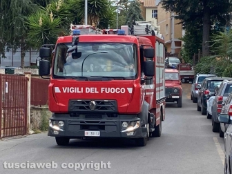 Viterbo - Via Monte Cengio - Vigili del fuoco sul posto