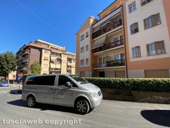 Viterbo - Via Pieve di Cadore - Uomo precipita dal terzo piano