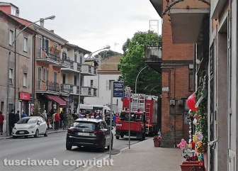Vetralla - Uomo barricato in casa