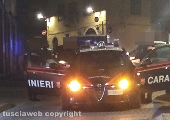Viterbo - I carabinieri in via Cairoli