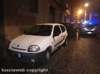 Viterbo - Si schiantano contro due auto in via Mazzini