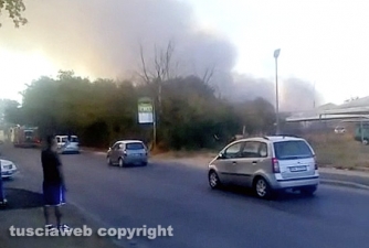 Civita Castellana - Vasto incendio in campagna