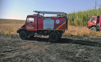 Pescia Romana - L'incendio vicino alle case e alla ferrovia