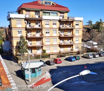 Viterbo - Tetto scoperchiato in largo Marinai d'Italia