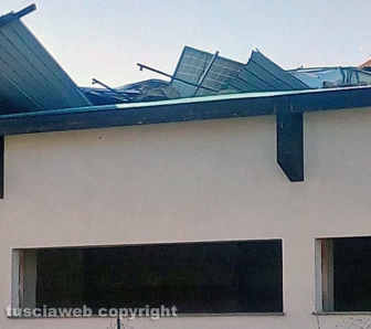 Bolsena - Tetto scoperchiato nella piscina in costruzione