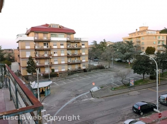 Viterbo - Tetto scoperchiato in largo Marinai d'Italia