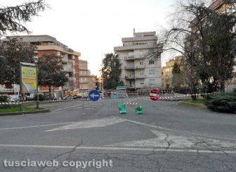 Viterbo - Tetto scoperchiato in largo Marinai d'Italia