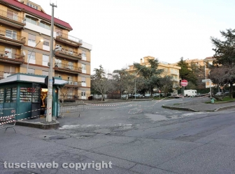 Viterbo - Tetto scoperchiato in largo Marinai d'Italia