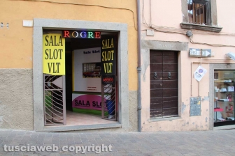 Viterbo - Via Cairoli, parlano i commercianti