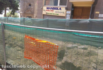 Via Cairoli, sopralluogo con i commercianti