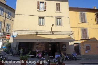 Via Cairoli
