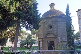 Via Cairoli