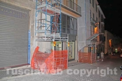 Via Garibaldi a ostacoli - L\'impalcatura