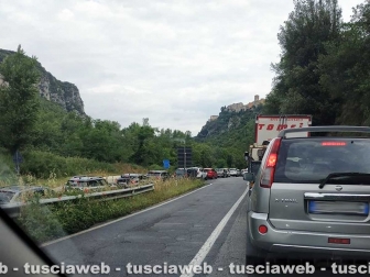 Viadotto chiuso sulla Terni-Orte - Traffico in tilt a Narni