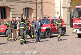 Viterbo - I Vigili del fuoco a sirene spiegate verso la nuova caserma