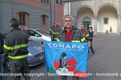 Vigili del fuoco sotto la Prefettura