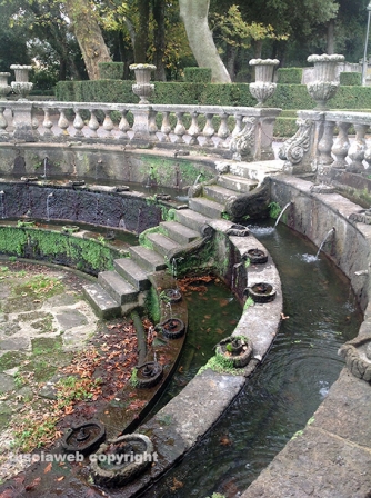 Villa Lante sporca e malridotta