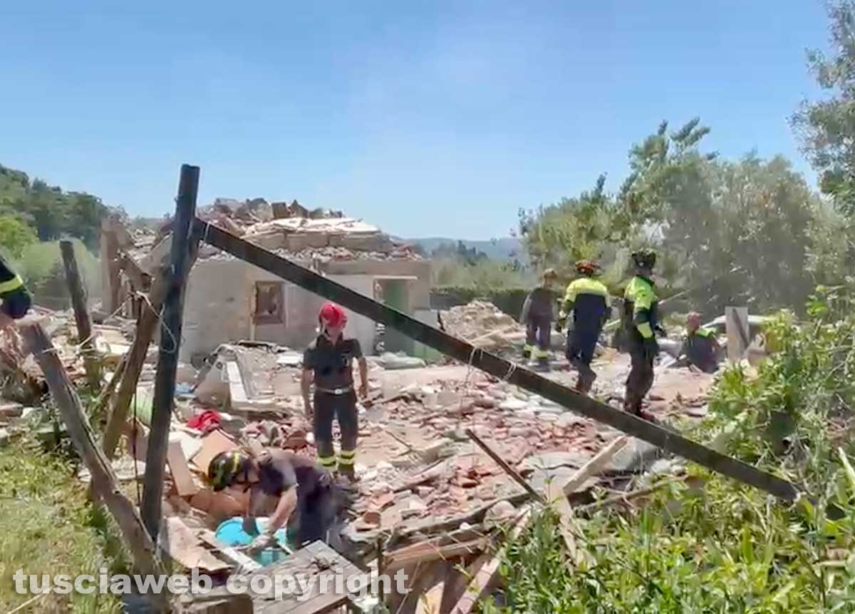 Bolsena - Forte esplosione distrugge casa