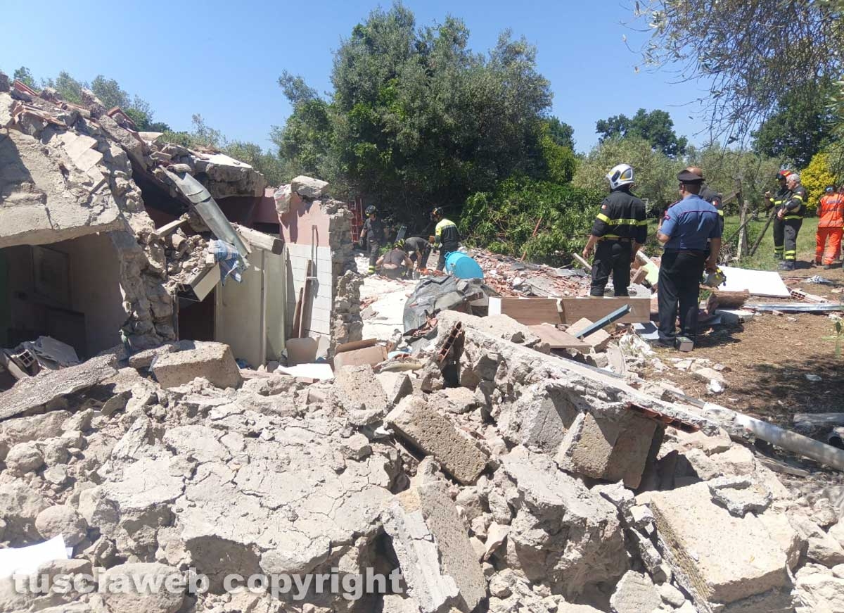 Bolsena - Forte esplosione distrugge casa