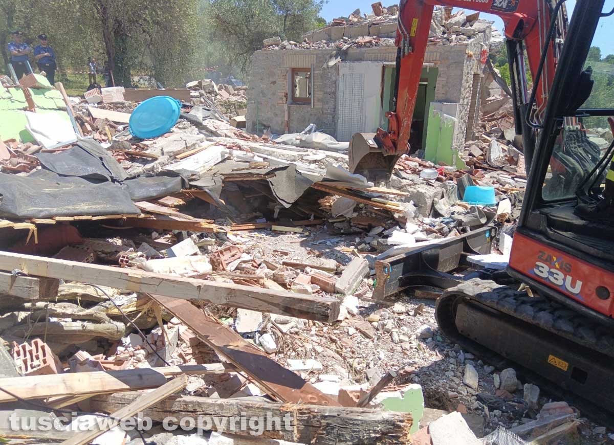 Bolsena - Forte esplosione distrugge casa