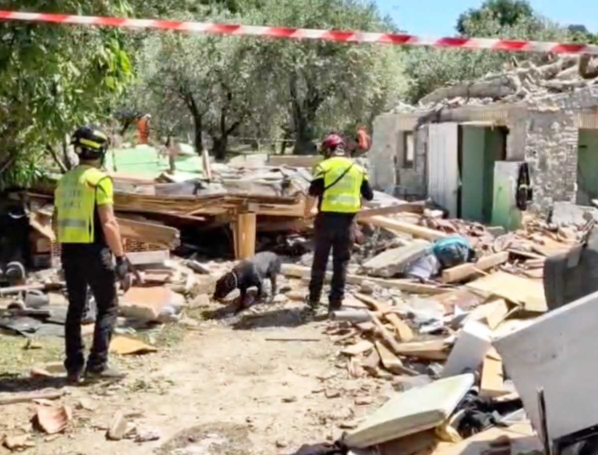 Bolsena - Forte esplosione distrugge casa - Gruppo cinofilo