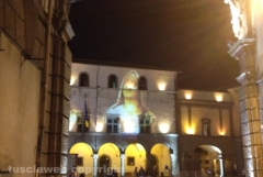 Viterbo assediata dai catafalchi e qualche foto sbiadita