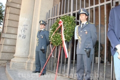 La deposizione della corona al liceo Buratti