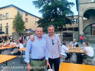 Viterbo - Cena dei facchini a piazza San Lorenzo - Da sinistra il consigliere Marco Ciorba e l'assessore Emanuele Aronne