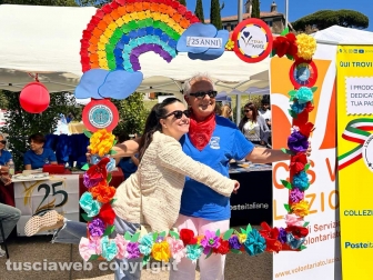Viterbo città a colori - La sindaca Chiara Frontini con Domenico Arruzzolo
