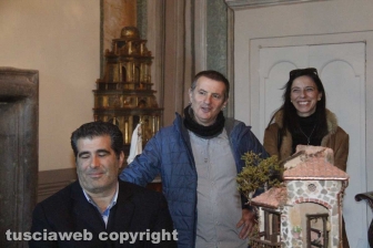 La famiglia Sensi consegna il libro "Viterbo città dei papi e delle terme"