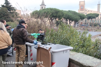Viterbo civica ripulisce sopra al Sacrario