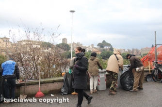 Viterbo civica ripulisce sopra al Sacrario