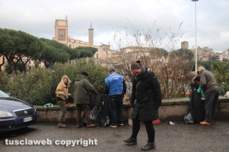 Viterbo civica ripulisce sopra al Sacrario
