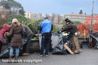 Viterbo civica ripulisce sopra al Sacrario
