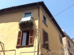 Angolo via Prada 4 finestre oggi