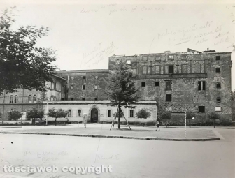 Viterbo - Piazza della Rocca
