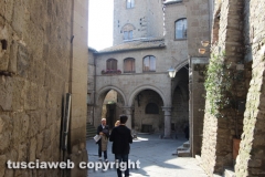 Viterbo fa il pieno di turisti