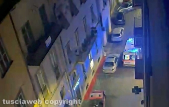Viterbo - Incendio in un appartamento in pieno centro storico nella notte