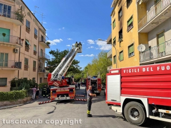 Viterbo - Incendio in un appartamento in via Monte Grappa
